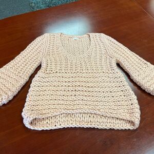 En Creme Super Chunky Peach Acrylic Scoop Neck Sweater sz M EUC
